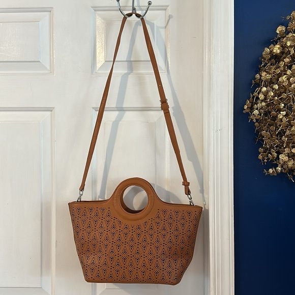 NWOT Women’s Free People Brown Vegan Leather Laser Cut Perforated Crossbody - Picture 3 of 11